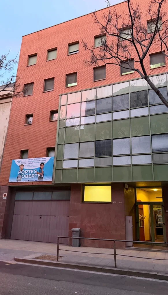 Fachada del Col·legi Mare de Déu dels Àngels